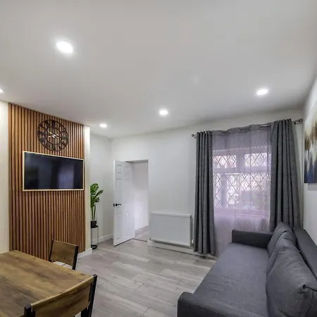 Parking - Wi-fi-10 Mins To Beaches -close To Tram Nyaraló *
