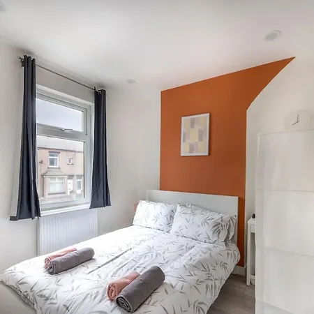 Parking - Wi-fi-10 Mins To Beaches -close To Tram *