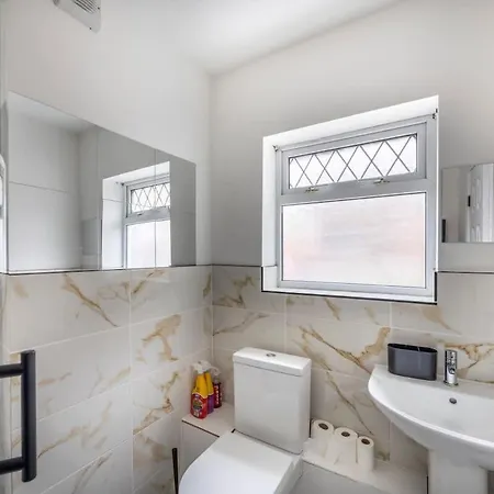 Parking - Wi-fi-10 Mins To Beaches -close To Tram Nyaraló Barrow-in-Furness
